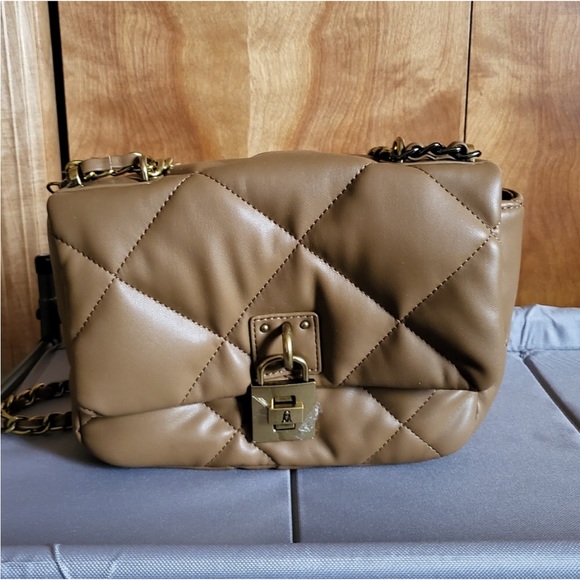 Steve Madden Bterra Flap Over Crossbody - Picture 4 of 9